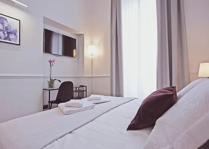 Πανσιόν Gemini Navona 4*