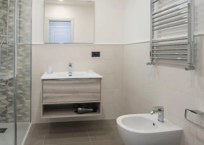 Πανσιόν Gemini Navona 4*