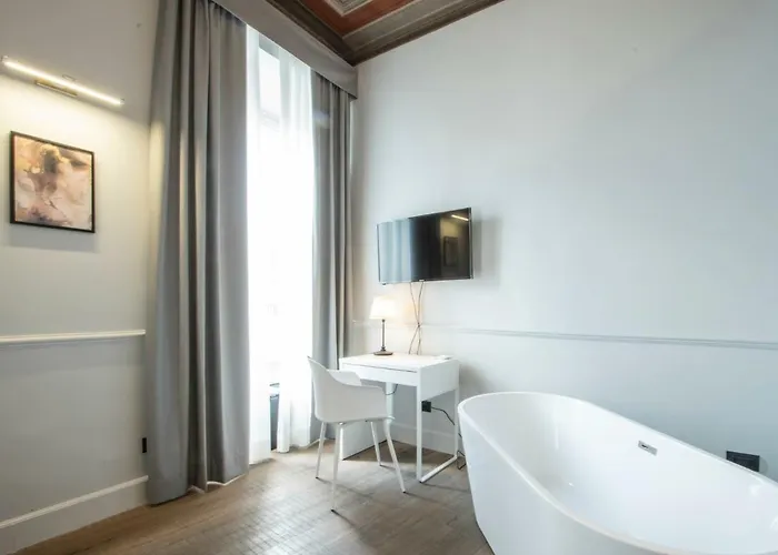Gemini Navona Πανσιόν 4*