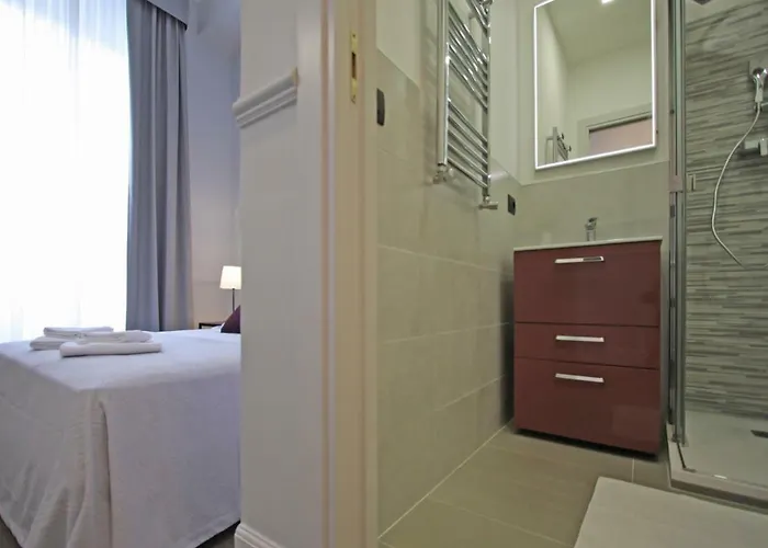 Πανσιόν Gemini Navona 4*
